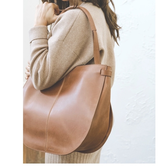 Able Handbags - Euc Able Nora bag in whiskey
